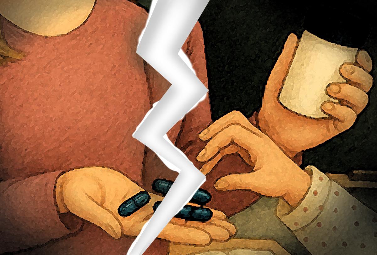 Maestra da medicación a una alumna.