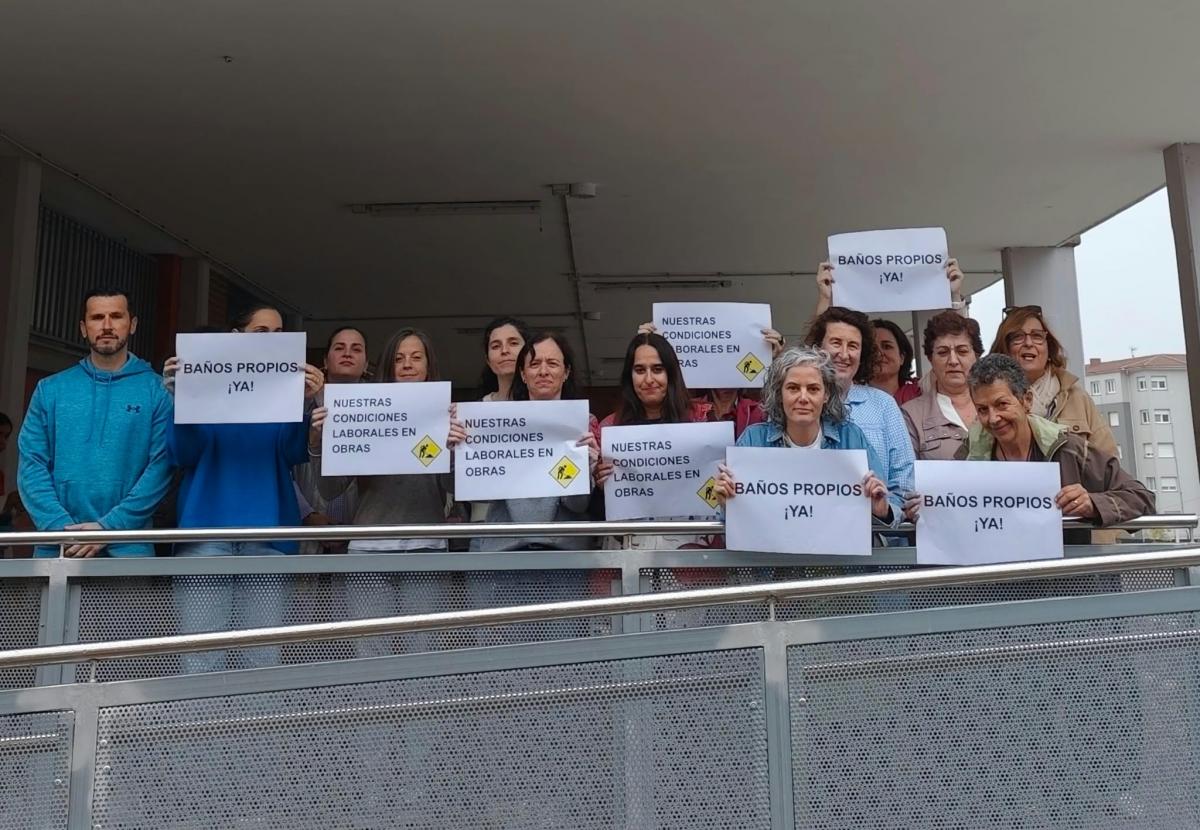 Concentración del profesorado y del CP Montevil.